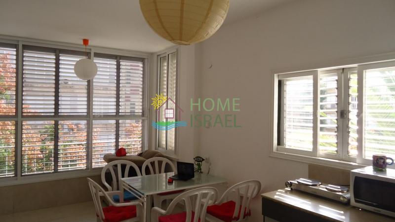 Студия рядом с клиникой Шнайдер